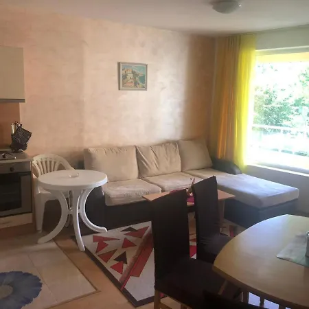 Yassen 2 Near Sea With Poolview Apartment