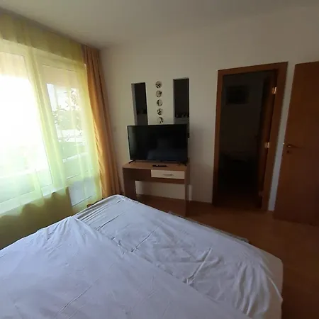 Yassen 2 Near Sea With Poolview Apartment